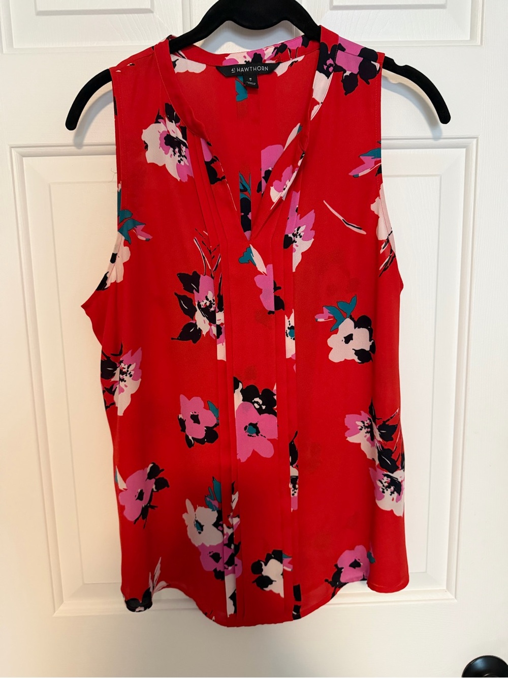41 Hawthorn Red Floral V-Neck Sleeveless Camisole